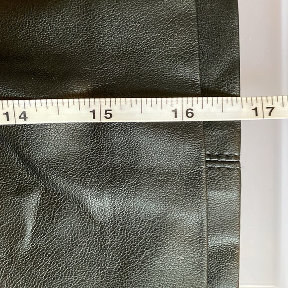 ASTR the Label vegan leather mini skirt - Picture 11 of 13